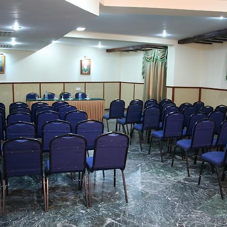 Best Western Amrutha Castle Hyderabad Exterior photo